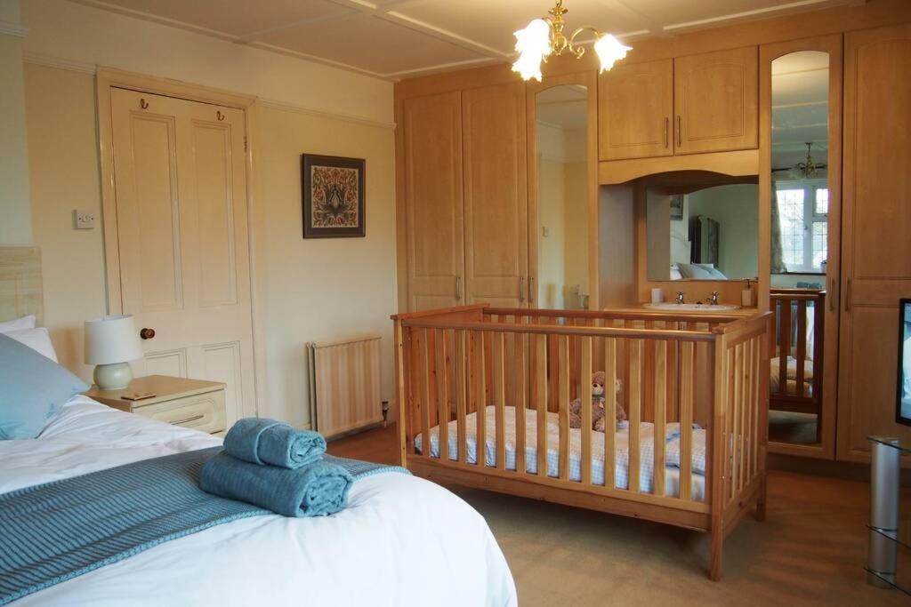 Hectors House Comfortable 4 Bed House In Mature Gardens Yelverton Exterior foto