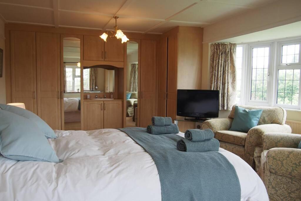 Hectors House Comfortable 4 Bed House In Mature Gardens Yelverton Exterior foto