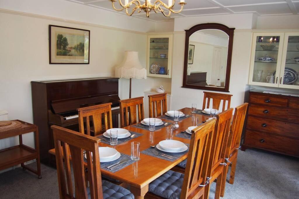 Hectors House Comfortable 4 Bed House In Mature Gardens Yelverton Exterior foto