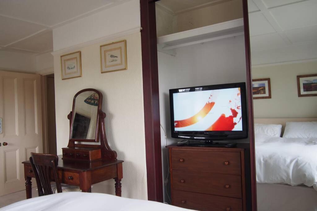 Hectors House Comfortable 4 Bed House In Mature Gardens Yelverton Exterior foto